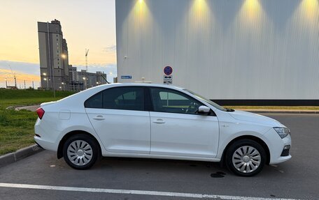 Skoda Rapid II, 2021 год, 2 000 000 рублей, 2 фотография