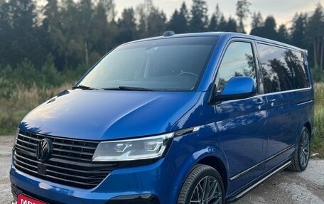 Volkswagen Multivan T6 рестайлинг, 2020 год, 6 380 000 рублей, 1 фотография