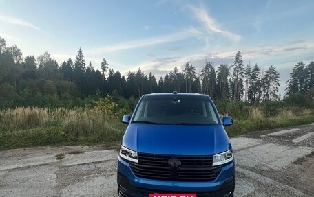Volkswagen Multivan T6 рестайлинг, 2020 год, 6 380 000 рублей, 3 фотография