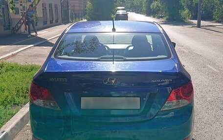 Hyundai Solaris II рестайлинг, 2011 год, 1 000 000 рублей, 5 фотография
