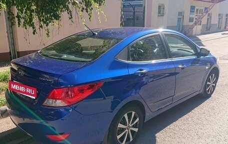 Hyundai Solaris II рестайлинг, 2011 год, 1 000 000 рублей, 12 фотография