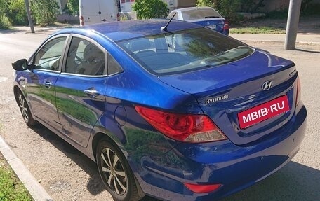 Hyundai Solaris II рестайлинг, 2011 год, 1 000 000 рублей, 4 фотография