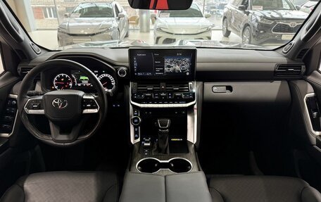Toyota Land Cruiser, 2023 год, 12 500 000 рублей, 8 фотография