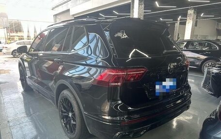 Volkswagen Tiguan II, 2021 год, 2 092 000 рублей, 5 фотография