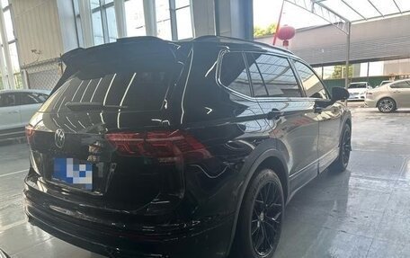 Volkswagen Tiguan II, 2021 год, 2 092 000 рублей, 4 фотография