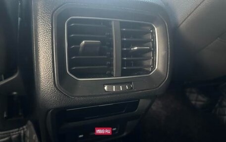 Volkswagen Tiguan II, 2021 год, 2 092 000 рублей, 10 фотография