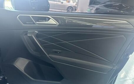 Volkswagen Tiguan II, 2021 год, 2 092 000 рублей, 21 фотография