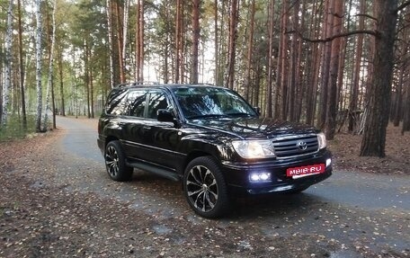 Toyota Land Cruiser 100 рестайлинг 2, 2003 год, 2 000 000 рублей, 2 фотография