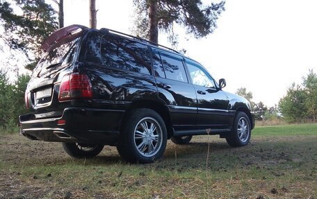 Toyota Land Cruiser 100 рестайлинг 2, 2003 год, 2 000 000 рублей, 19 фотография