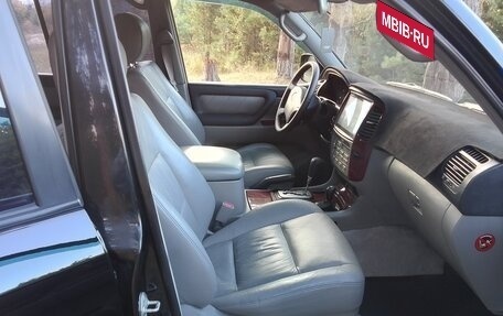Toyota Land Cruiser 100 рестайлинг 2, 2003 год, 2 000 000 рублей, 21 фотография