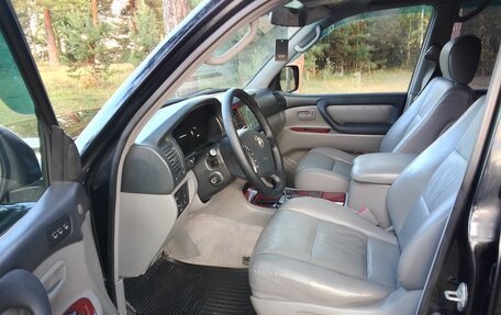 Toyota Land Cruiser 100 рестайлинг 2, 2003 год, 2 000 000 рублей, 22 фотография