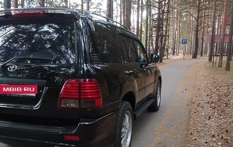 Toyota Land Cruiser 100 рестайлинг 2, 2003 год, 2 000 000 рублей, 32 фотография