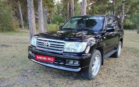 Toyota Land Cruiser 100 рестайлинг 2, 2003 год, 2 000 000 рублей, 33 фотография