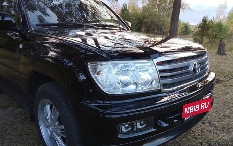 Toyota Land Cruiser 100 рестайлинг 2, 2003 год, 2 000 000 рублей, 35 фотография