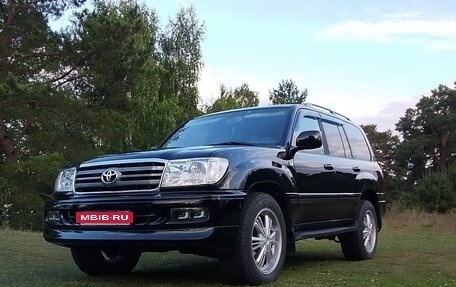 Toyota Land Cruiser 100 рестайлинг 2, 2003 год, 2 000 000 рублей, 29 фотография