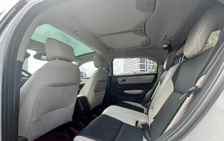 Honda Vezel, 2023 год, 2 250 000 рублей, 9 фотография