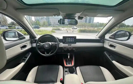 Honda Vezel, 2023 год, 2 250 000 рублей, 7 фотография