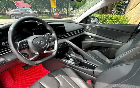 Hyundai Elantra, 2022 год, 1 350 000 рублей, 6 фотография