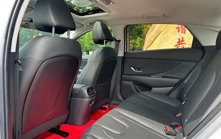 Hyundai Elantra, 2022 год, 1 350 000 рублей, 14 фотография