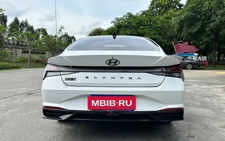 Hyundai Elantra, 2022 год, 1 350 000 рублей, 16 фотография