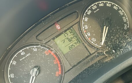 Skoda Fabia II, 2009 год, 410 000 рублей, 2 фотография