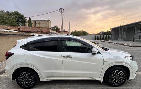 Honda Vezel, 2019 год, 1 725 000 рублей, 4 фотография