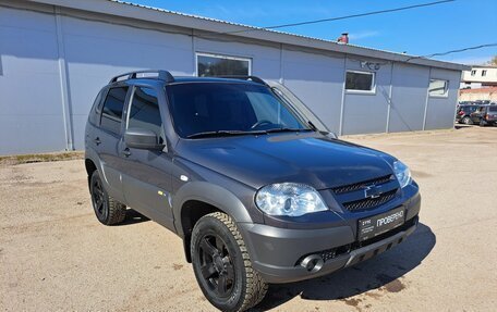 Chevrolet Niva I рестайлинг, 2016 год, 819 000 рублей, 3 фотография