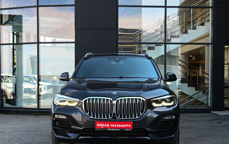 BMW X5, 2019 год, 5 700 000 рублей, 2 фотография