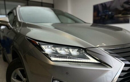 Lexus RX IV рестайлинг, 2019 год, 4 500 000 рублей, 8 фотография