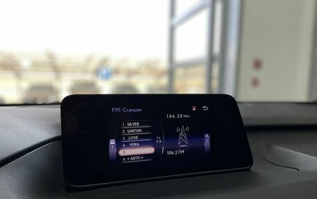 Lexus RX IV рестайлинг, 2019 год, 4 500 000 рублей, 23 фотография