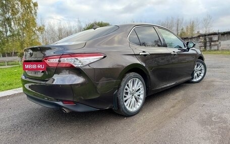 Toyota Camry, 2019 год, 3 200 000 рублей, 2 фотография