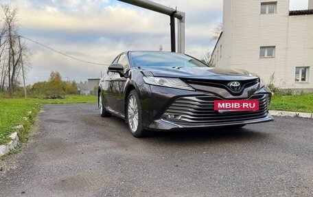 Toyota Camry, 2019 год, 3 200 000 рублей, 22 фотография