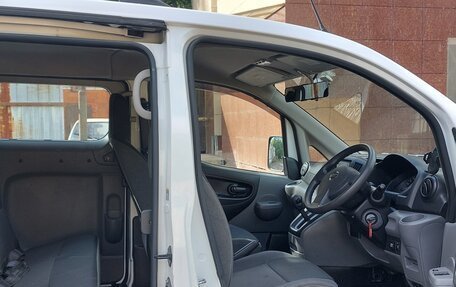 Nissan NV200, 2017 год, 1 700 000 рублей, 5 фотография