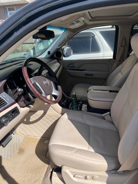 Cadillac Escalade III, 2007 год, 1 800 000 рублей, 4 фотография