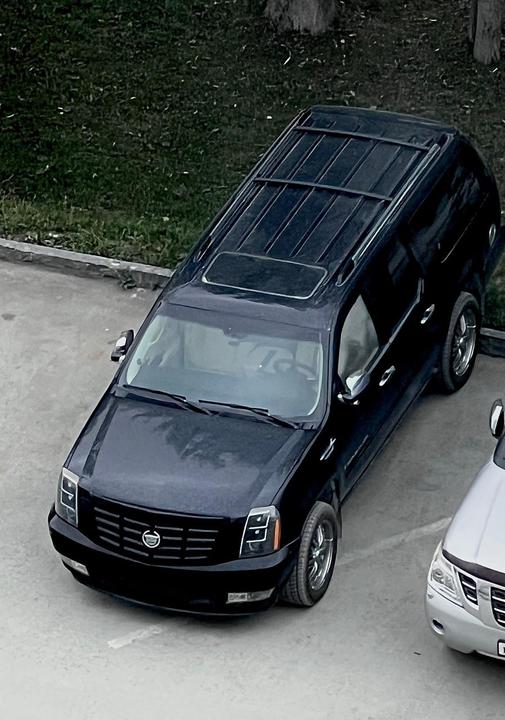 Cadillac Escalade III, 2007 год, 1 800 000 рублей, 2 фотография