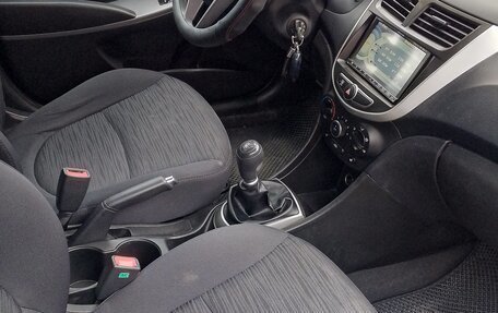 Hyundai Solaris II рестайлинг, 2014 год, 800 000 рублей, 11 фотография