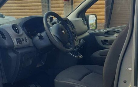 Renault Trafic, 2016 год, 2 295 000 рублей, 12 фотография