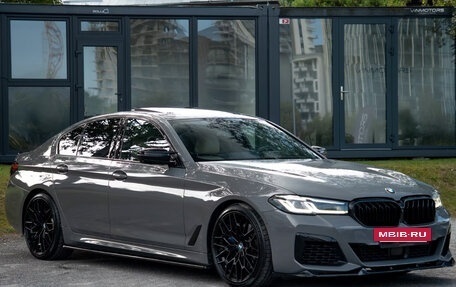 BMW 5 серия, 2021 год, 4 799 993 рублей, 3 фотография