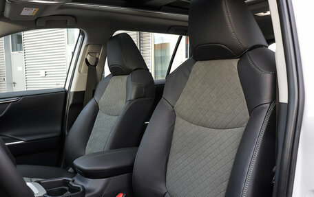 Toyota RAV4, 2024 год, 4 816 000 рублей, 25 фотография