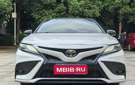 Toyota Camry, 2021 год, 1 867 277 рублей, 2 фотография