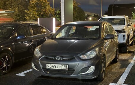 Hyundai Solaris II рестайлинг, 2012 год, 499 000 рублей, 1 фотография
