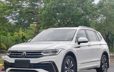 Volkswagen Tiguan II, 2023 год, 3 267 000 рублей, 1 фотография