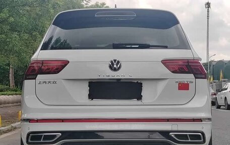 Volkswagen Tiguan II, 2023 год, 3 267 000 рублей, 5 фотография