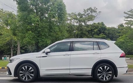 Volkswagen Tiguan II, 2023 год, 3 267 000 рублей, 8 фотография