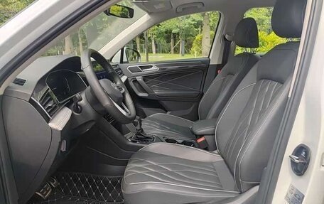 Volkswagen Tiguan II, 2023 год, 3 267 000 рублей, 9 фотография