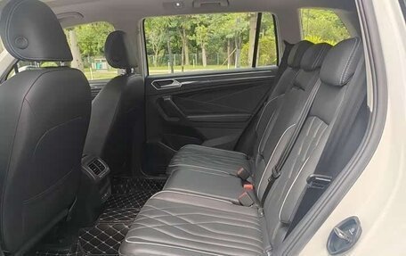 Volkswagen Tiguan II, 2023 год, 3 267 000 рублей, 13 фотография