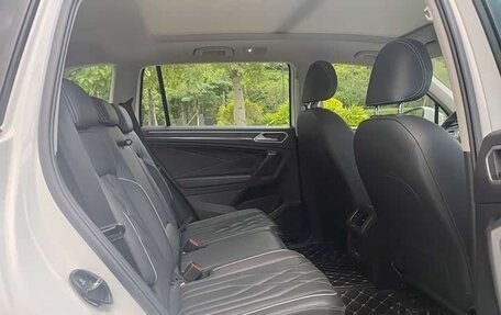 Volkswagen Tiguan II, 2023 год, 3 267 000 рублей, 14 фотография