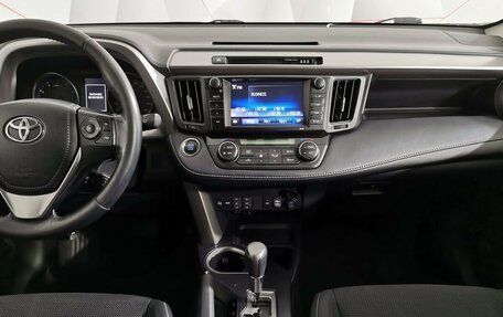 Toyota RAV4, 2018 год, 1 925 000 рублей, 13 фотография