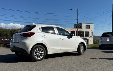 Mazda Demio IV, 2016 год, 1 300 000 рублей, 2 фотография
