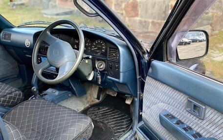Toyota Hilux Surf III рестайлинг, 1992 год, 530 000 рублей, 4 фотография
